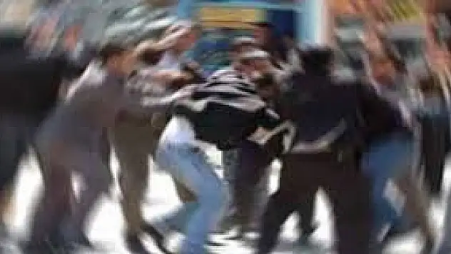 Erzurum'da Silahlı Ve Bıçaklı Aile Kavgası: 2 Kişi Yaralı