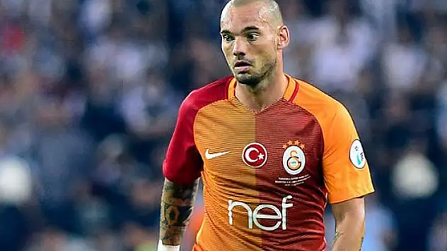 Wesley Sneijder'in cezası Ertelendi