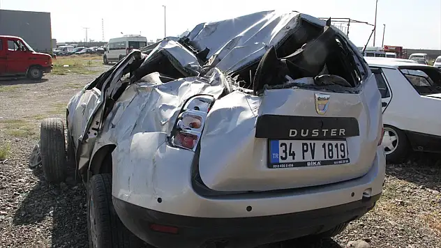 Cenazeye Giden Otomobil Devrildi: 9 Yaralı