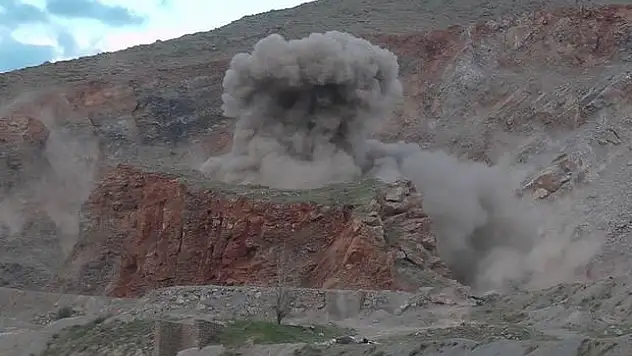 Bayramı Kana Bulamak İsteyen teröristlerin bombalı aracı imha edildi