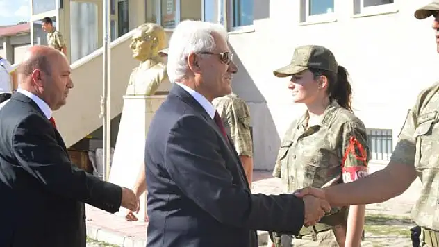 Eleşkirt'te Bayramlaşma Töreni Düzenlendi