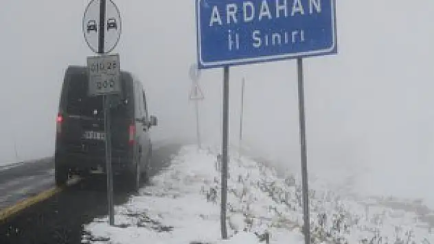 Ardahan'da Eylül Ayında Kar Yağışı