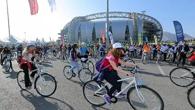 Kayseri'de Sağlık için pedal çevirdiler