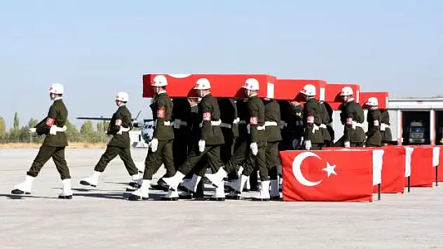 Son Dakika! Hakkari Valiliği: Şemdinli'de 10 Asker ile Biri İranlı 5 Sivil Şehit Oldu