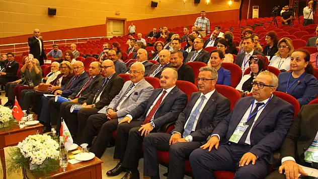 Mersin'de Türkiye Sağlıklı Kentler Birliği Yenilenebilir Enerji Temasıyla Buluştu