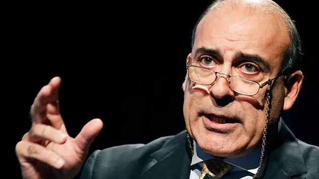 Clinton'ın başkan yardımcısı adayları listesindeki Türk Coca Cola'nın CEO'su Muhtar Kent olduğu açıklandı !
