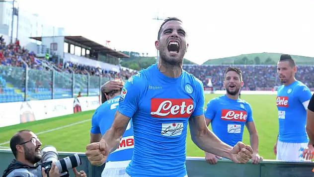 Napoli,deplasmanda Crotone'yi 2-1 yendi