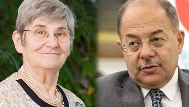 Sağlık Bakanı Recep Akdağ, Canan Karatay için, 'Böyle bilim adamlığı mı olur? dedi