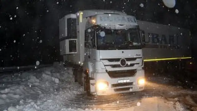 Iğdır Ağrı Karayolu Ulaşıma Kapandı