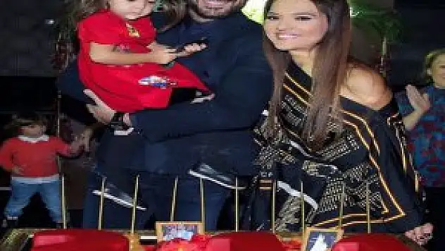 Demet Akalın ve Okan Kurt'tan 5.yıldönümü partisi