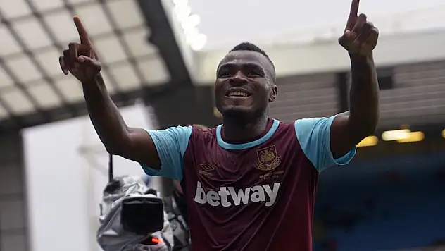West Ham'ın Emenike pişmanlığı! Yöneticiler Takımda tutmamalarını eleştirdi ?