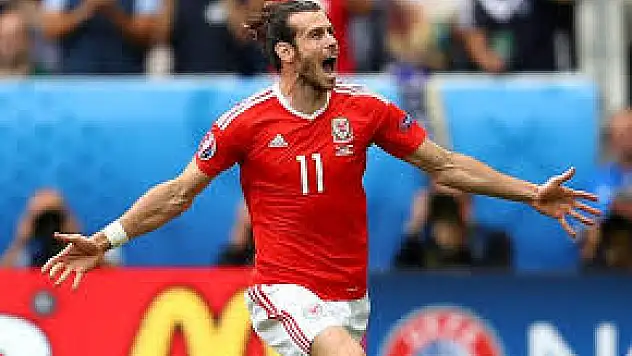 İspanyada futboluna devam eden Bale Galler'de yılın futbolcusu seçildi