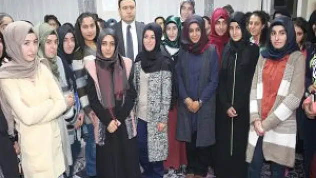 Vali Işın, Hayrettin Atmaca Anadolu Lisesi Kız Öğrenci yurdunu ziyaret etti