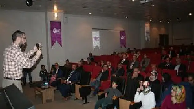 Temel Uğur Lisesi tarafından velilere Seminer