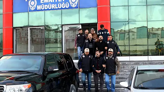 Van büyük şehir belediye başkanı tutuklandı