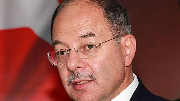 Akdağ: Sağlıkta Dönüşümün 2. fazında yenidoğan uzmanlığı üzerinde duracağız dedi
