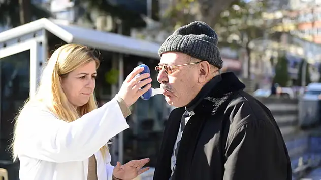 Dünya KOAH Günü Bir Çok Şehirde Stantlar Açıldı