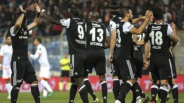 Beşiktaş-Benfica maçı hangi kanalda? TRT Açıklama yaptı
