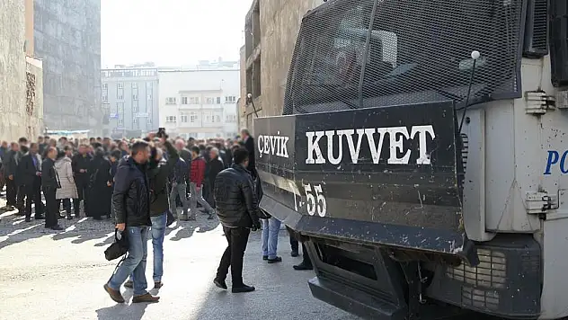 Van'da Gösteri Ve Yürüyüşler Yasaklandı