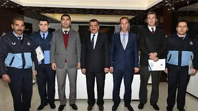 Belediye Başkanından Zabıta Personeline Teşekkür Belgesi