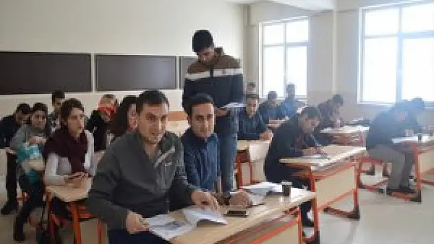 Eğitim Bir-Sen tarafından Eleşkirt'te Aday Öğretmenlere Deneme Sınavı