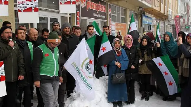 Ağrı'dan  'Halep'e Yol Açın' kampanyası İçin Yola Çıkıldı
