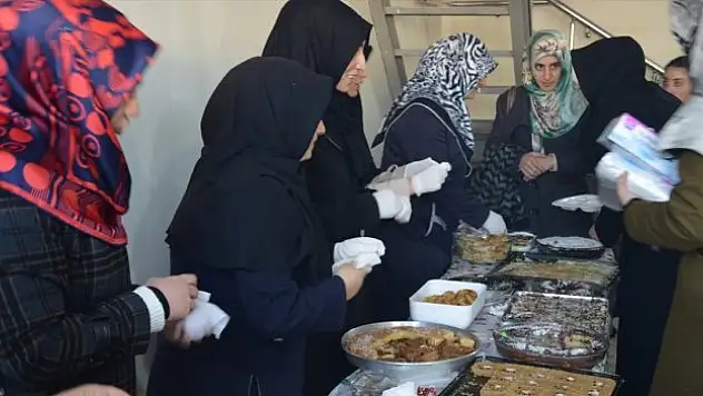 Halep'e Yardım Kermesine Yoğun İlgi
