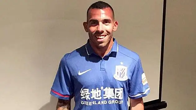 Çin Süper Lig ekibi Shanghai Shenhua Carlos Tevez'i kadrosuna kattı !