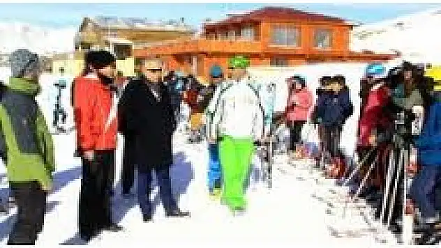 Vali Toprak'tan, Kayakçılara Ziyaret