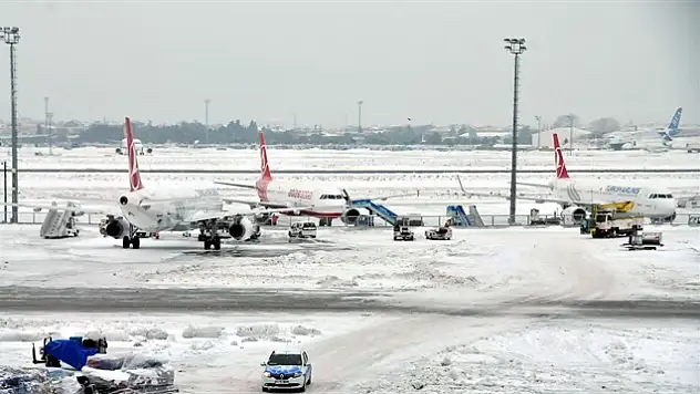 İstanbul'da THY 633 seferi iptal ettiğini duyurdu ?