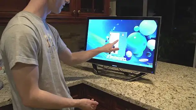Surface Studio'yu getiren Samsung All-in-One (Touch)'ı tanıttı