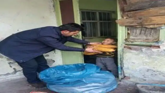 Ağrı Belediyesi Denetimlerde Gramajı Eksik Ekmekleri Toplayrak Halka Dağıttı