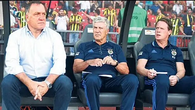 Dick Advocaat ve yardımcıları günlerdir Başakşehir'i yıkım planı ?