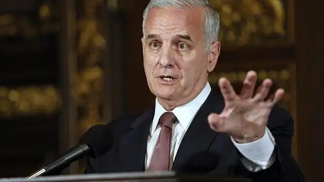 ABD'de Konuşma Yapan Mark Dayton Baygınlık Geçirdi !