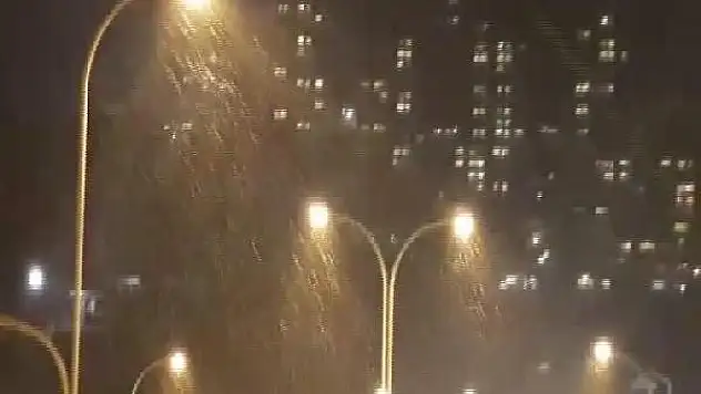 İSTANBUL'UN BATI KESİMLERİNDE KAR YAĞIŞI