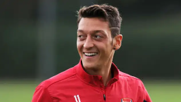 Mesut Özil Barcelona Yolcusu ?