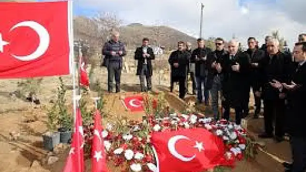 Muhtarlar Şehit Polis Sekin'in Mezarını Ziyarete Gitti