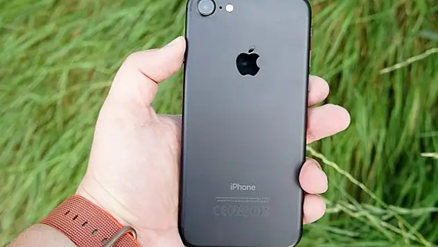 Apple ve Samsung Anlaştı ! İphone 8 Özellikleri ?