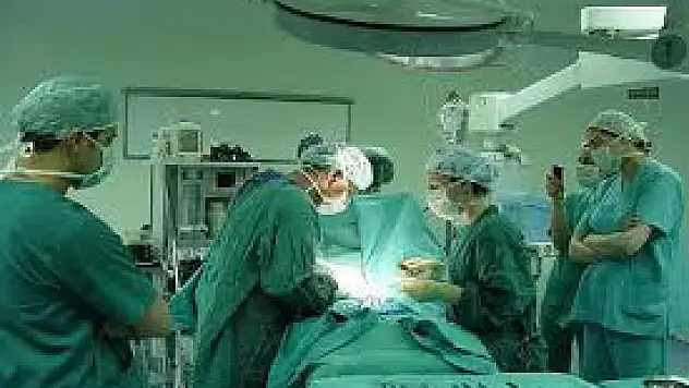 5 Aylık Bebeğin Böbreğinde Taş Çıktı