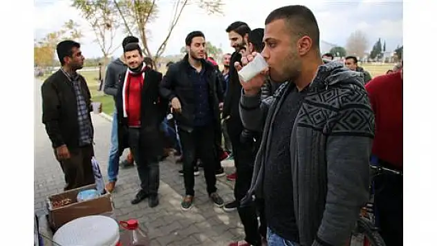 Adana'da Ayran Sırası