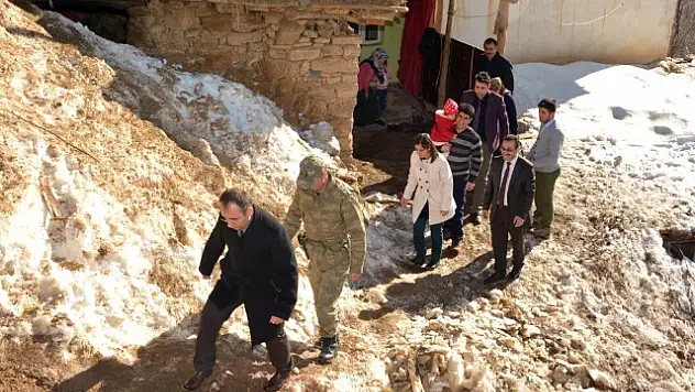 Başkanvekili Akgül, Hasta Ve Yaşlıları Ziyaret Etti