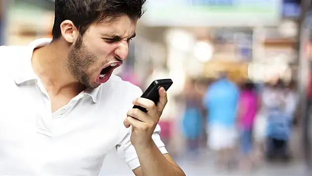 Kadınlardansa Erkekler Telefonsuz Kalmaktan Daha Çok Korkuyor
