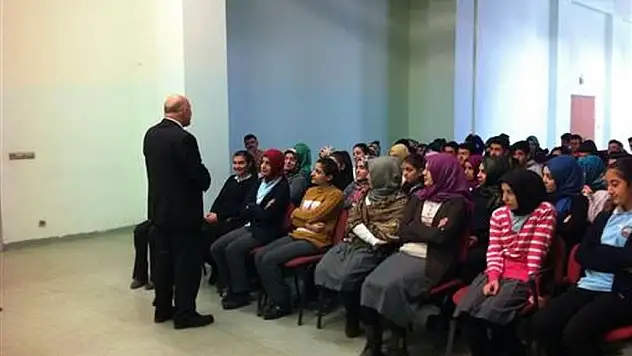 Ağrı İl Müftüsü İbrahim Gemici İmam Hatipli Öğrencilerle Buluştu