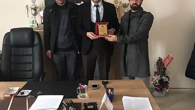Ağrı'da Siyer Sınavına Katkı Sunanlara Plaket Takdimi