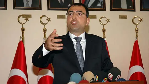 Vali Toprak, Kayısı Tesisini Ziyarete Gitti !