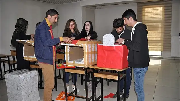 Muş Alparslan Üniversitesi öğrencileri Sokak Hayvanları İçin Bir Araya Geldi