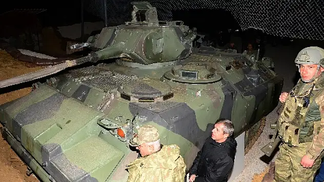 Bitlis Valisi Ahmet Çınar, operasyon bölgelerine incelemede bulundu