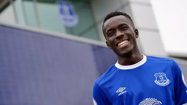 Galatasaray Transfer yasağı cezasını göze alabilecek mi?