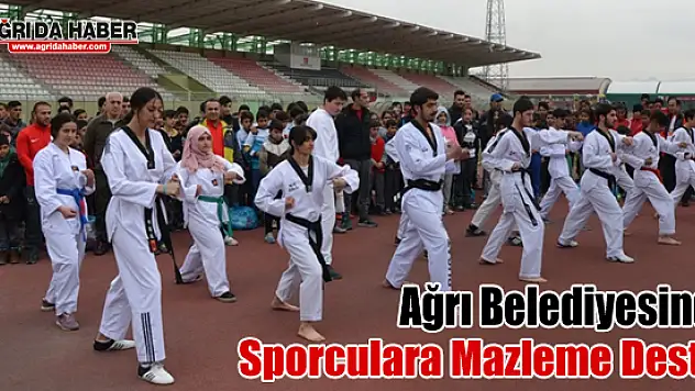 Ağrı Belediyesinden Sporculara Malzeme desteği