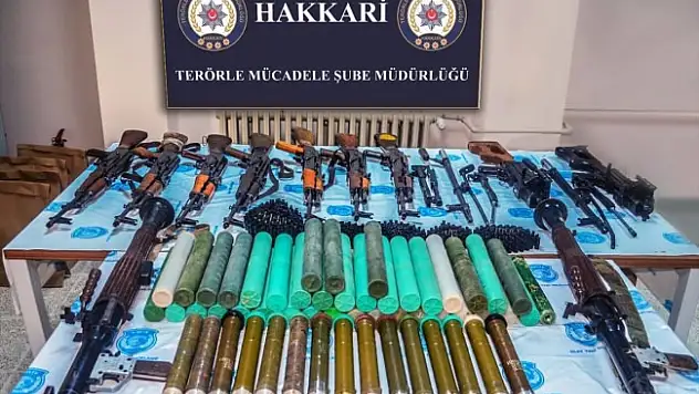 Hakkari Şemdinli'de ev içine saklanmış Silah Ve Mühimmat Ele Geçirildi